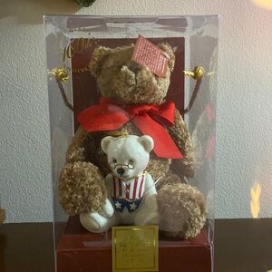 American Bears duo with Lenox. Nip.